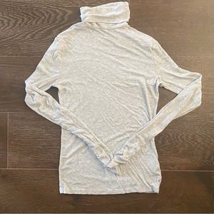 fabletics light grey ribbed turtleneck, size XS